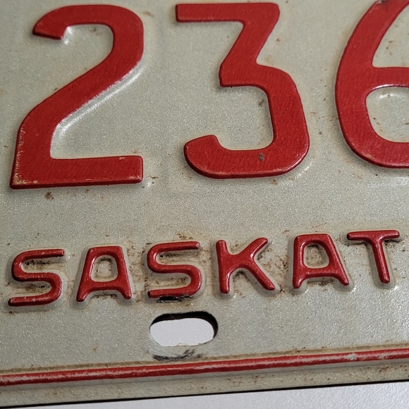 Original Set 1971 Saskatchewan License Plate. - Picture 4 of 7